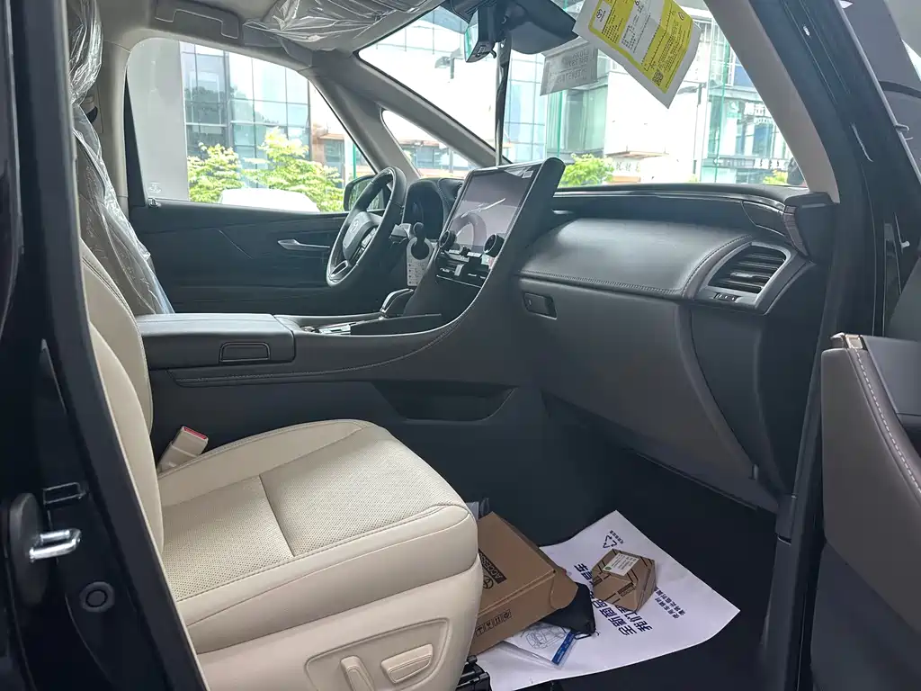 Toyota Alphard — фото 6