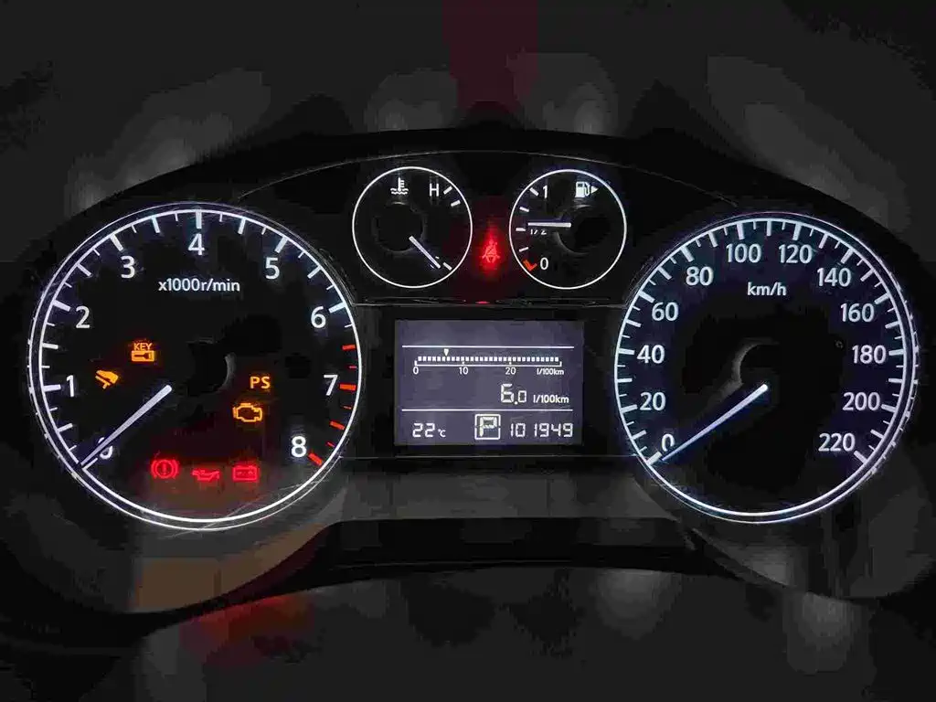 Nissan Tiida 2014 — фото 17