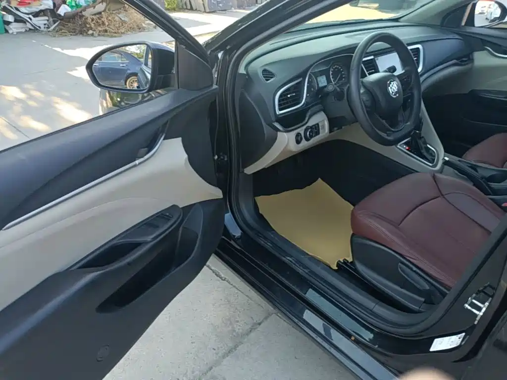 Buick Excelle 2015 — фото 16