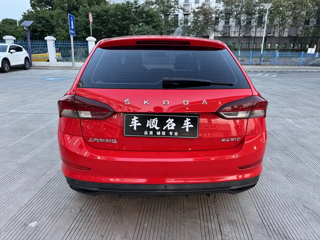 Skoda Rapid Spaceback 2020 — фото 7