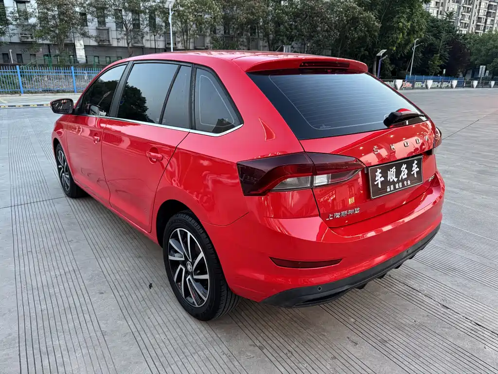 Skoda Rapid Spaceback 2020 — фото 5