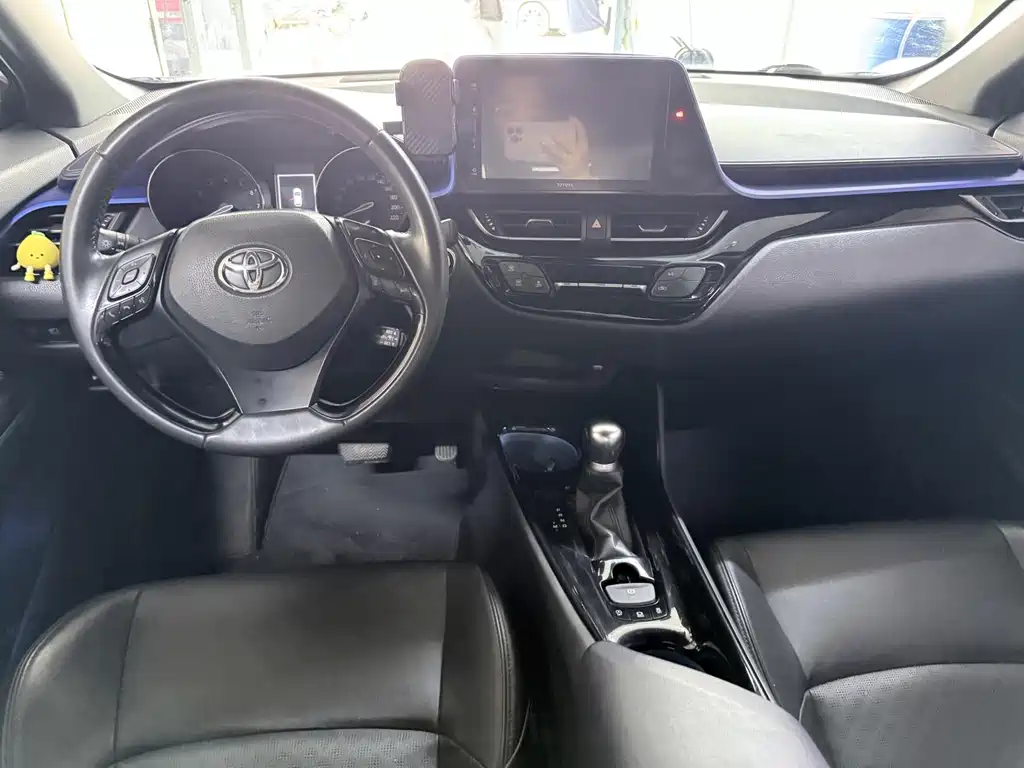 Toyota IZOA 2018 — фото 12