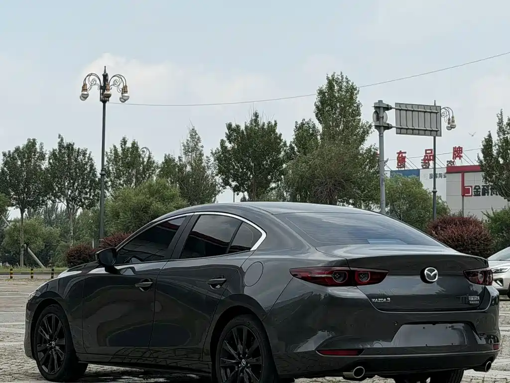 Mazda 3 Axela 2023