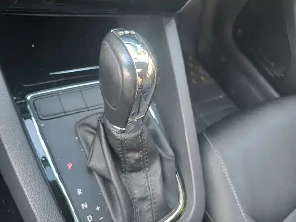 Volkswagen Sagitar 2016