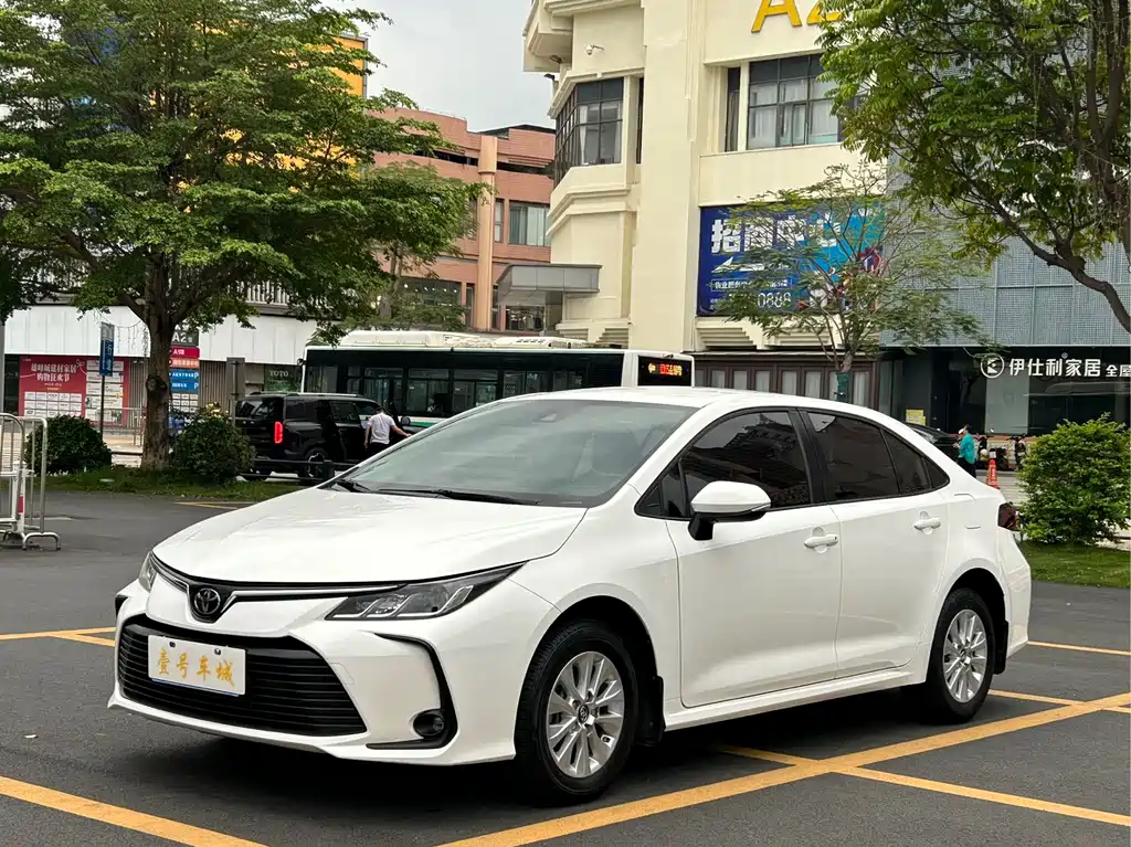Toyota Corolla 2022 — фото 2