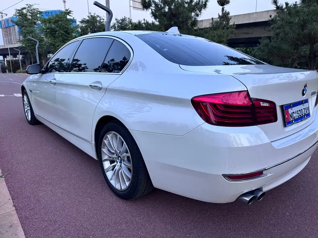 BMW 5 Series 2016 — фото 7