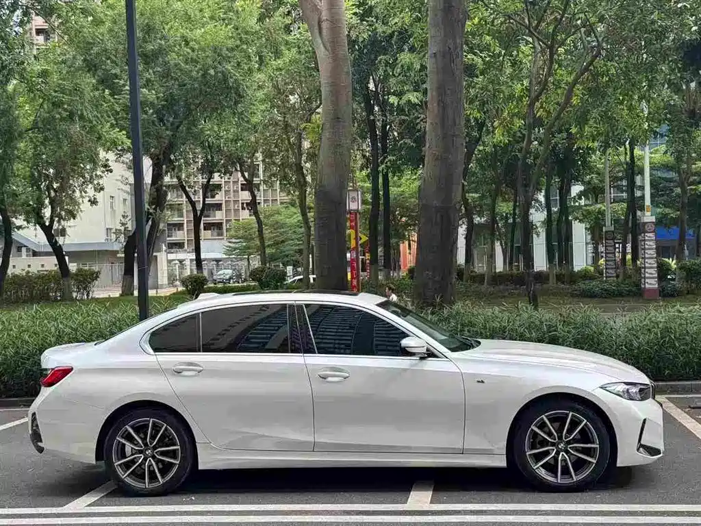 BMW 3 Series 2023