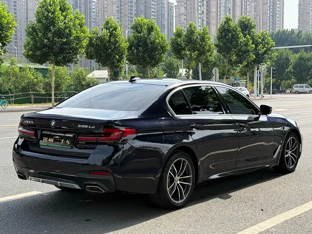 BMW 5 Series New Energy 2022 — фото 19