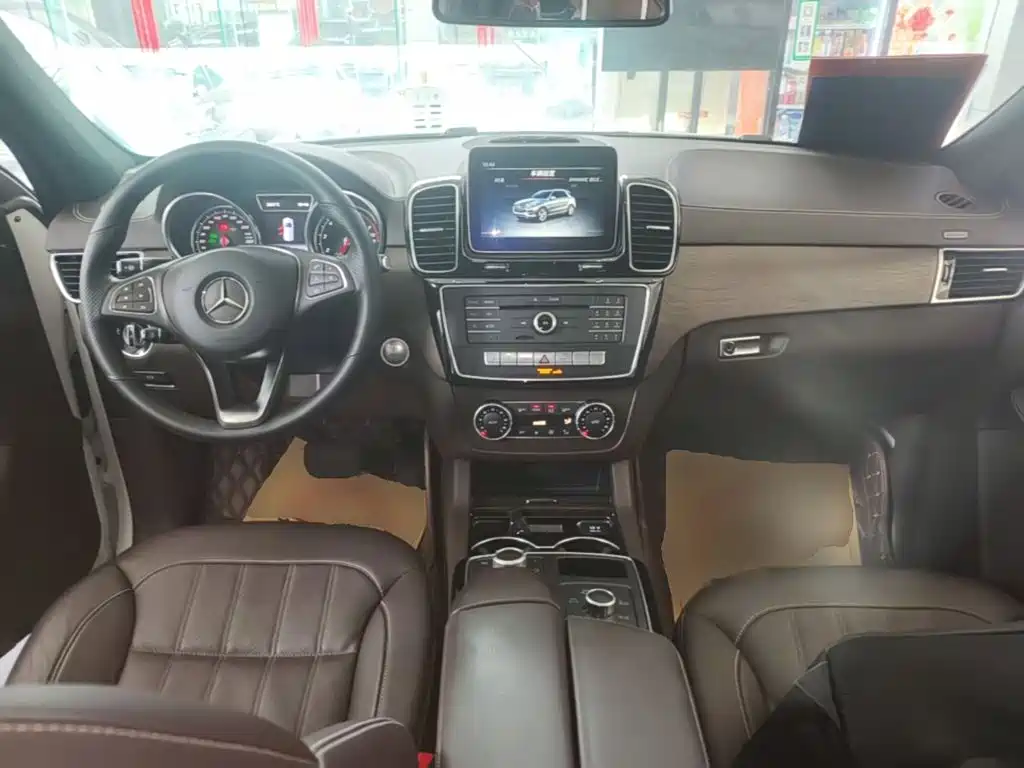 Mercedes-Benz GLE 2018 — фото 10