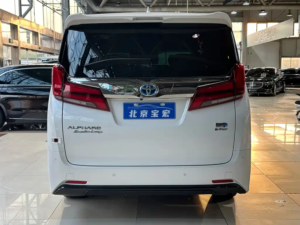 Toyota Alphard 2021 — фото 6