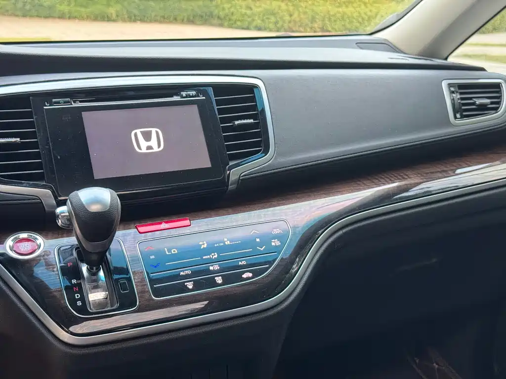 Honda Odyssey 2016 — фото 6