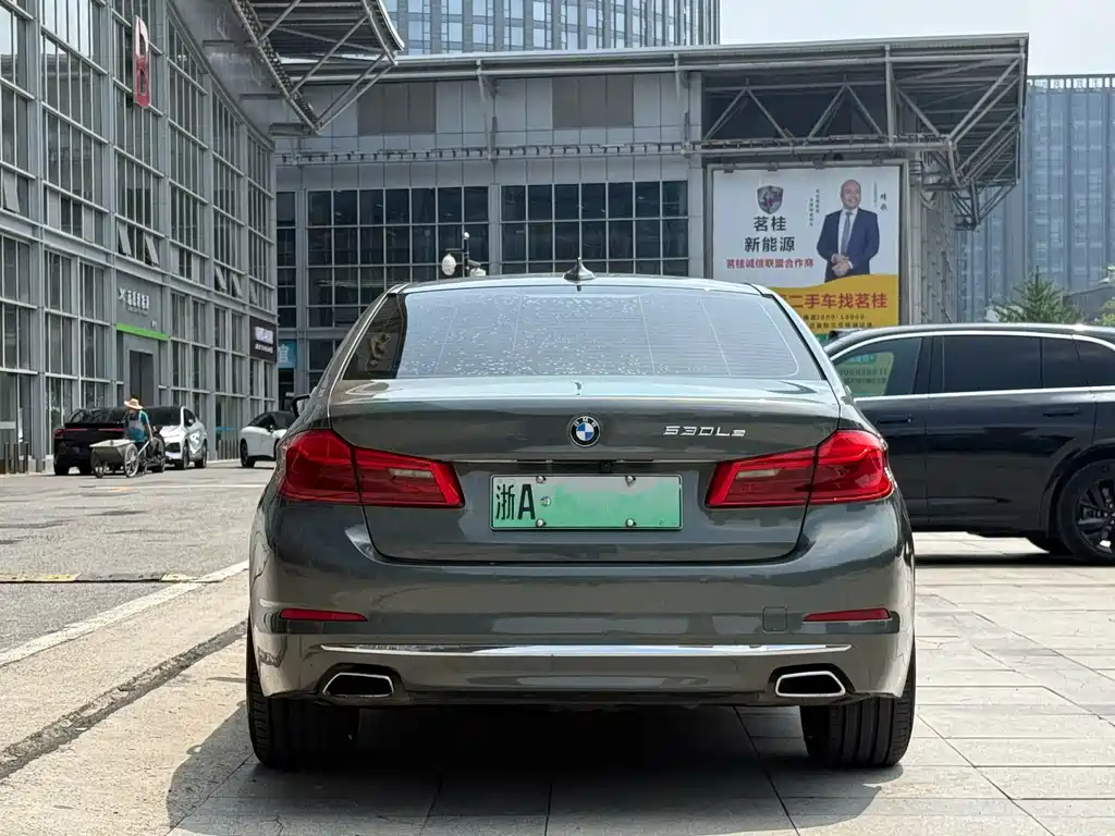 BMW 5 Series New Energy 2019 — фото 5