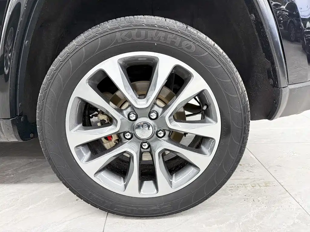 Jeep Grand Cherokee 2018 — фото 21