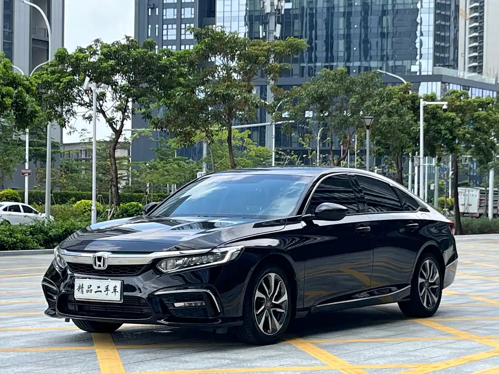 Honda Inspire 2019 — фото 1