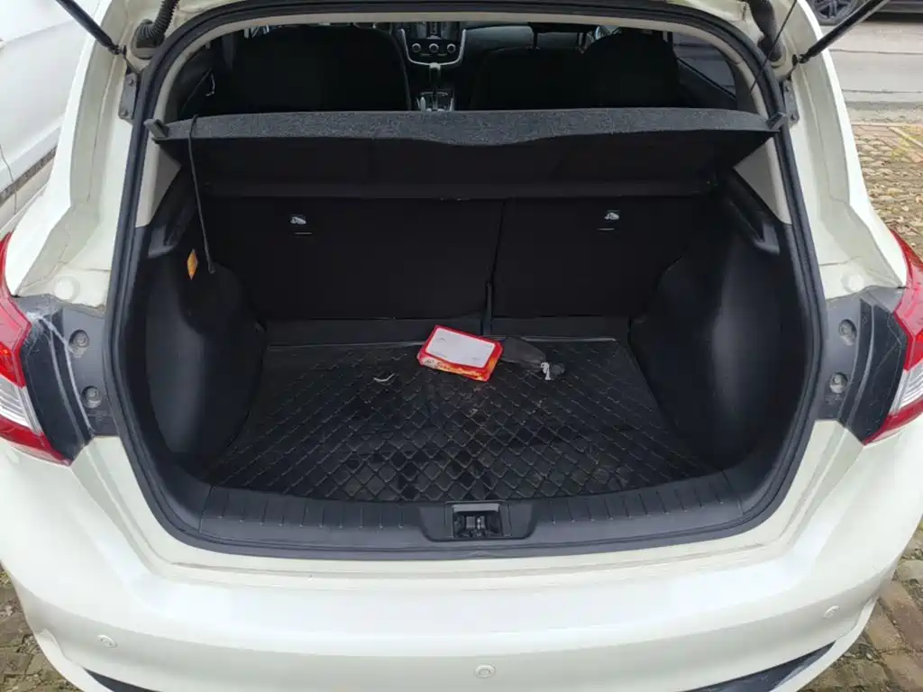 Nissan Tiida 2019 — фото 19