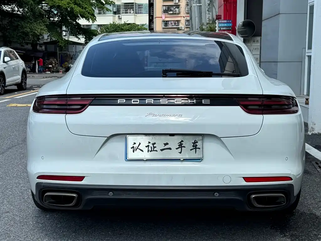 Porsche Panamera 2017 — фото 18