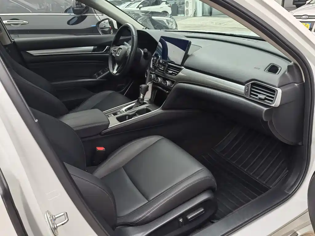 Honda Accord 2022 — фото 19