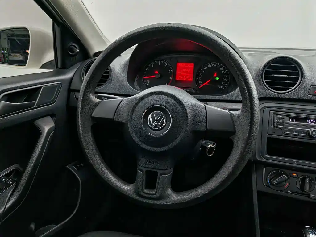 Volkswagen Jetta 2016 — фото 13