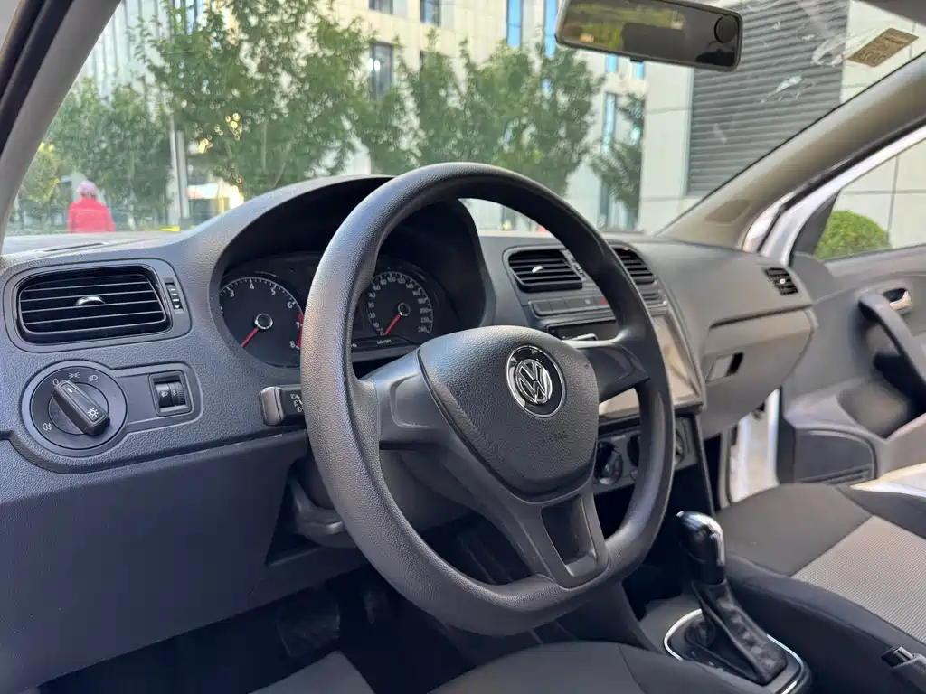 Volkswagen Polo 2018 — фото 14