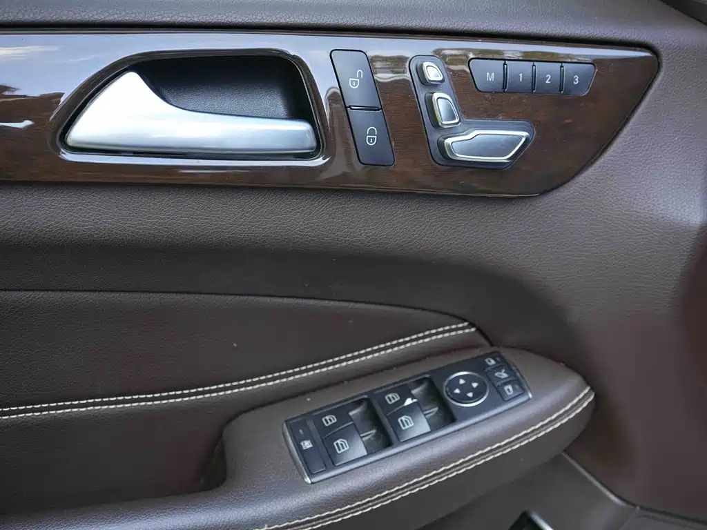 Mercedes-Benz GLS 2018 — фото 22
