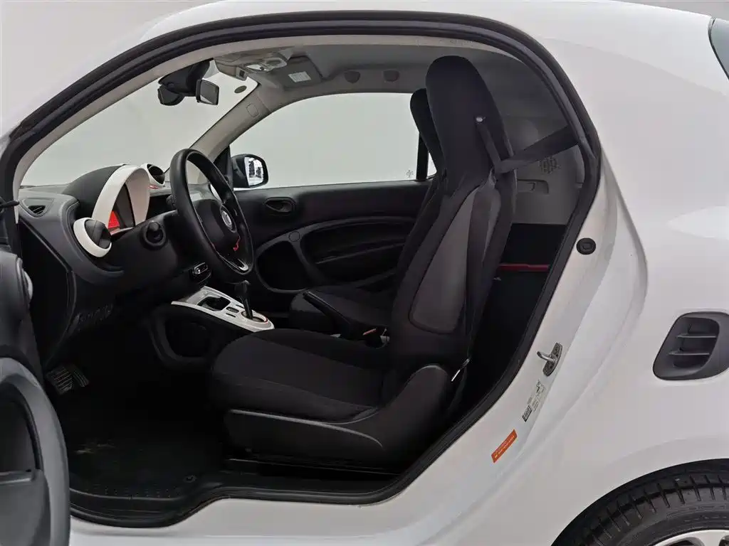 smart Fortwo 2017 — фото 10