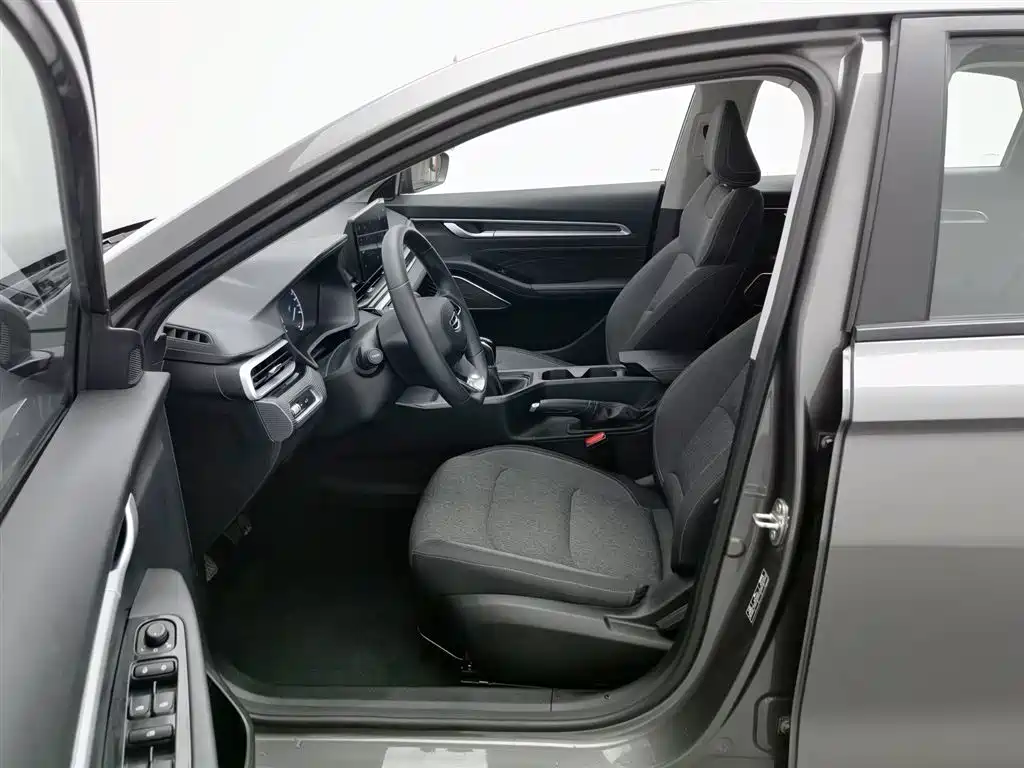 Geely Emgrand 2023 — фото 10
