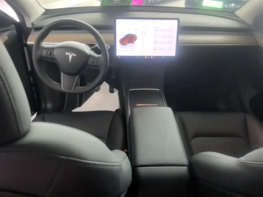 Tesla Model Y 2022 — фото 10