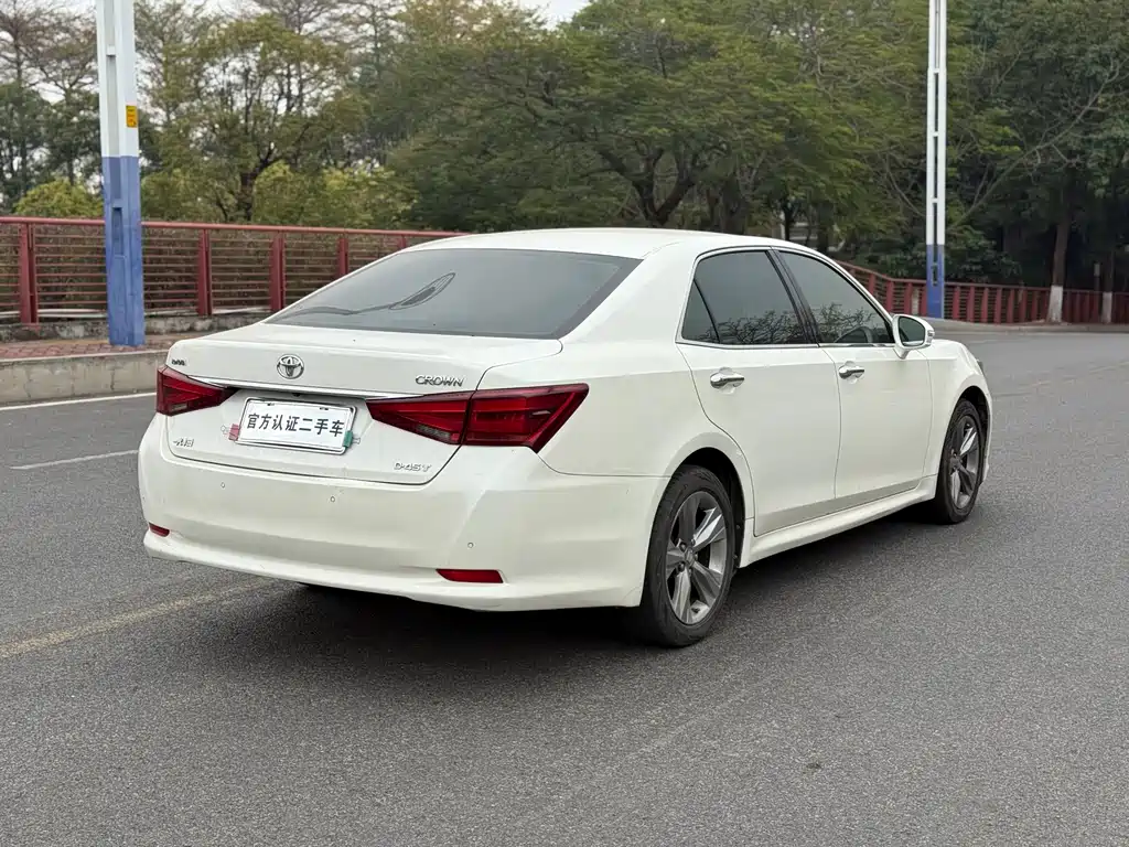 Toyota Crown 2016 — фото 17