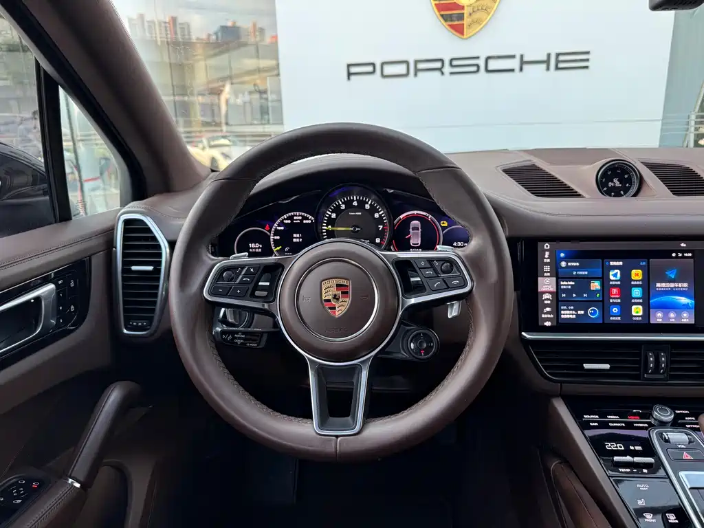 Porsche Cayenne Hybrid 2021 — фото 9