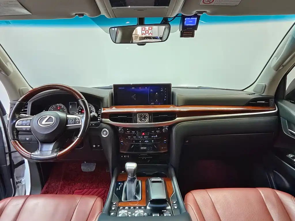 Lexus LX 2017 — фото 8