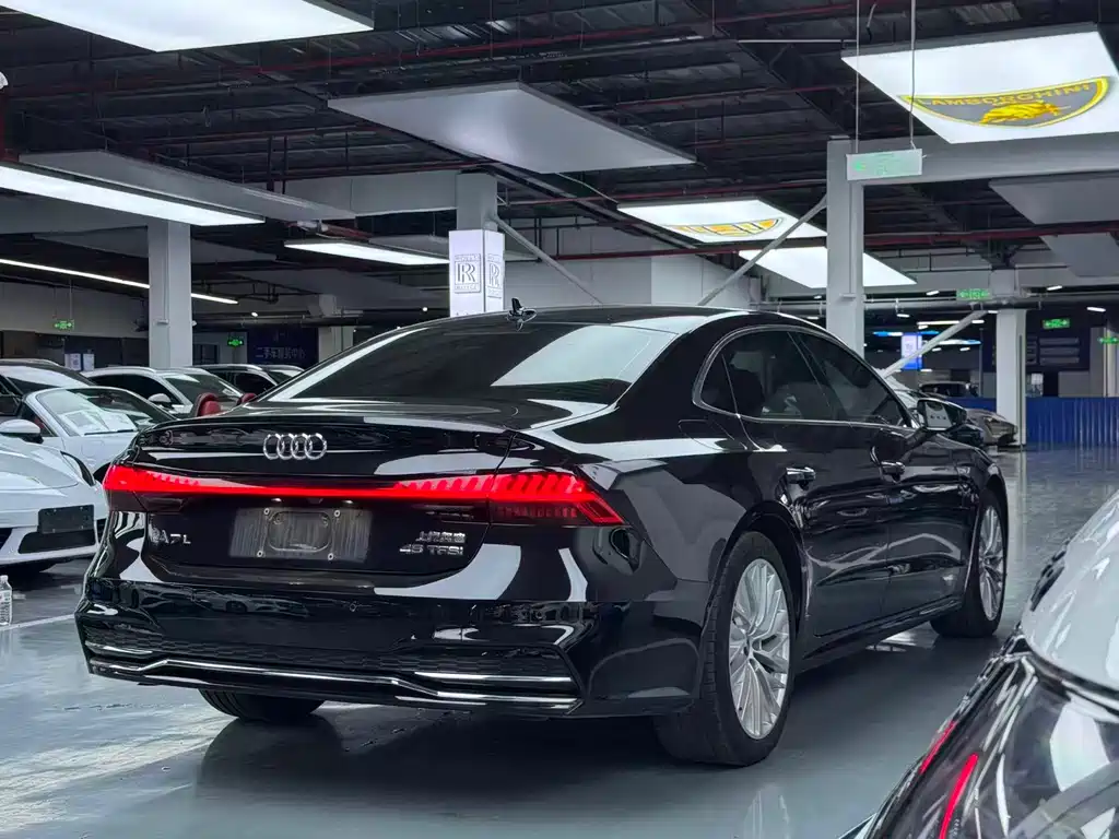 Audi A7L 2024 — фото 18
