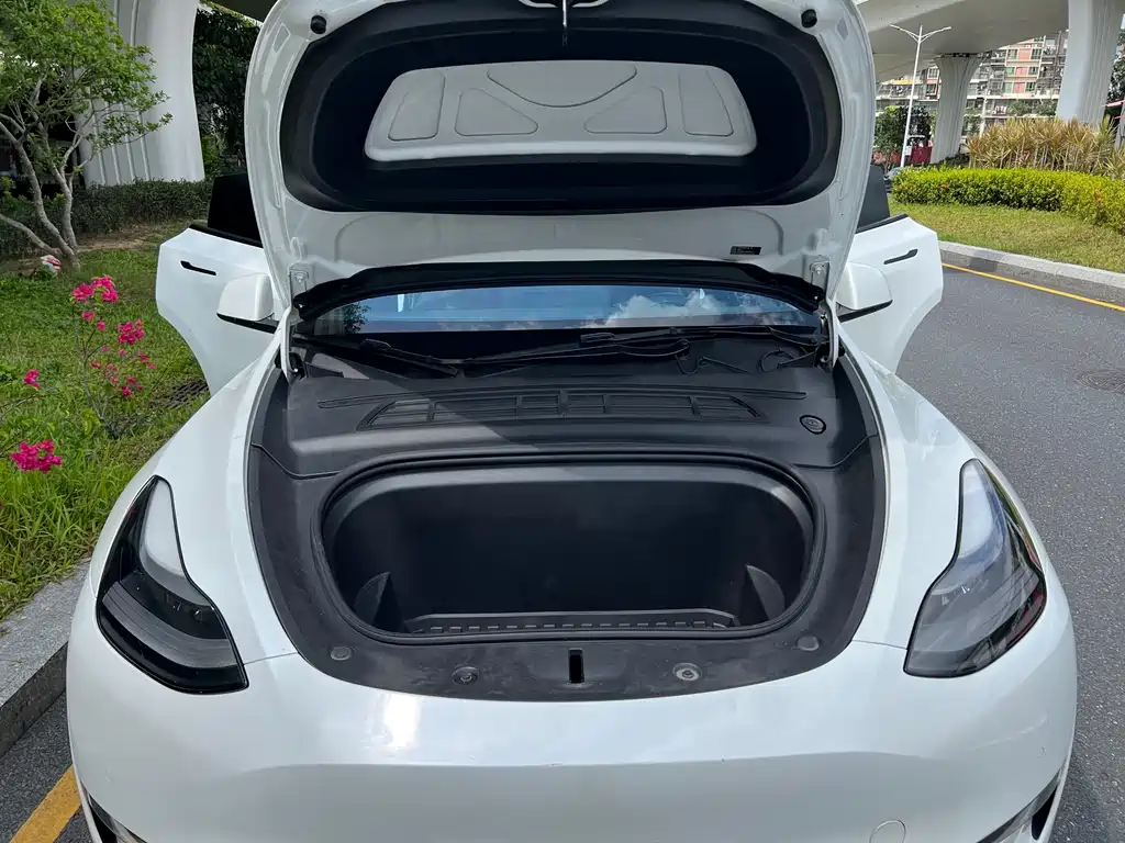 Tesla Model Y 2021 — фото 15