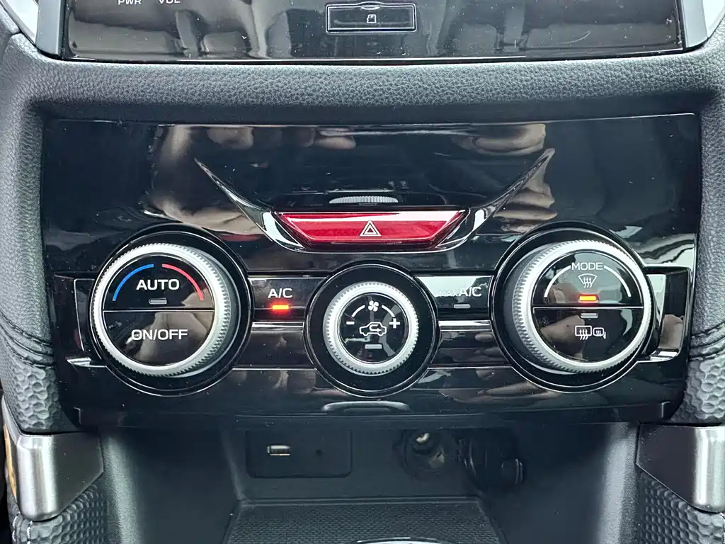 Subaru Forester 2022 — фото 13