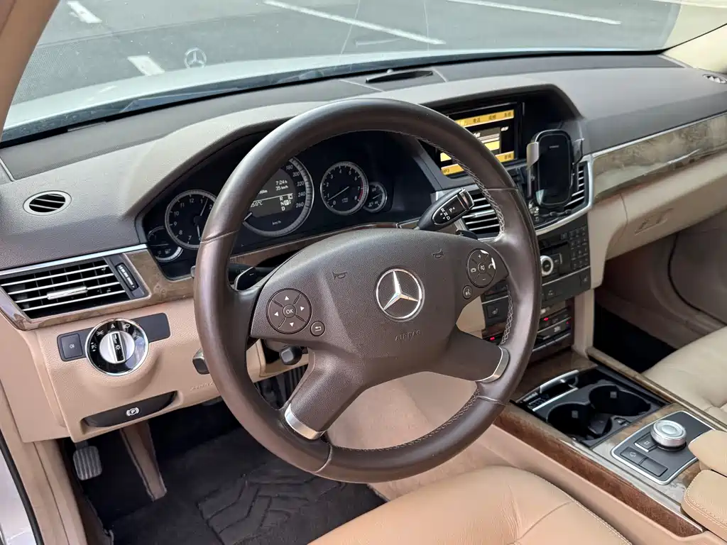 Mercedes-Benz E-Class 2010