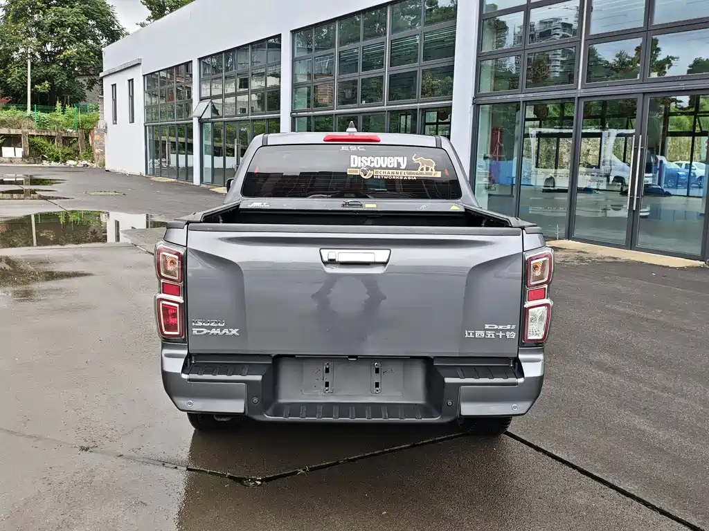 Isuzu D-MAX 2023 — фото 7