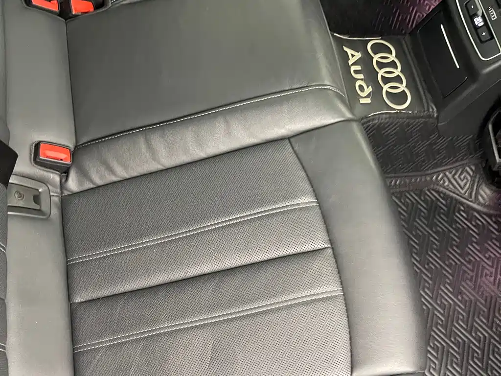 Audi A4L 2022 — фото 25