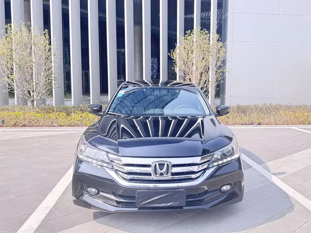Honda Accord 2016 — фото 2