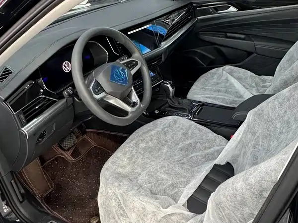 Volkswagen Passat Plug-In Hybrid 2025