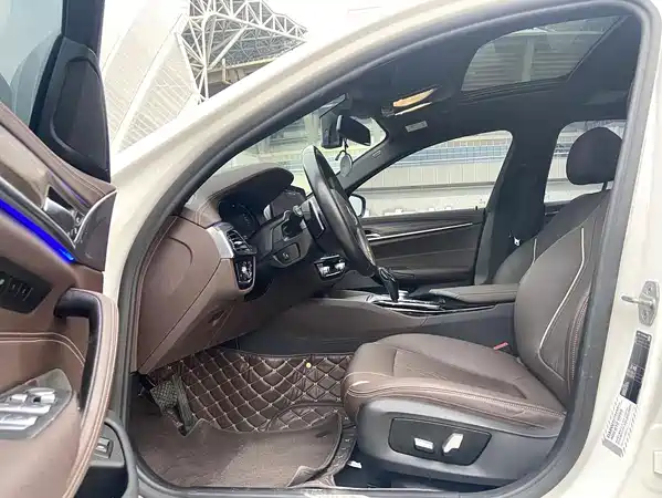 BMW 5 Series 2022