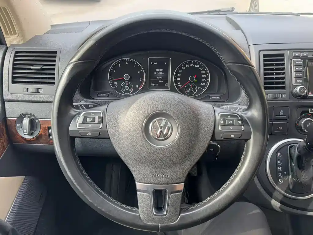 Volkswagen Multivan 2016 — фото 14