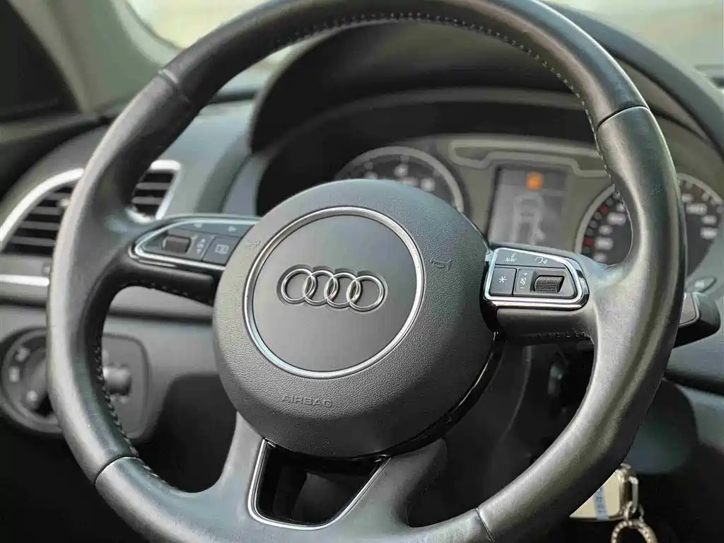 Audi Q3 2018 — фото 13