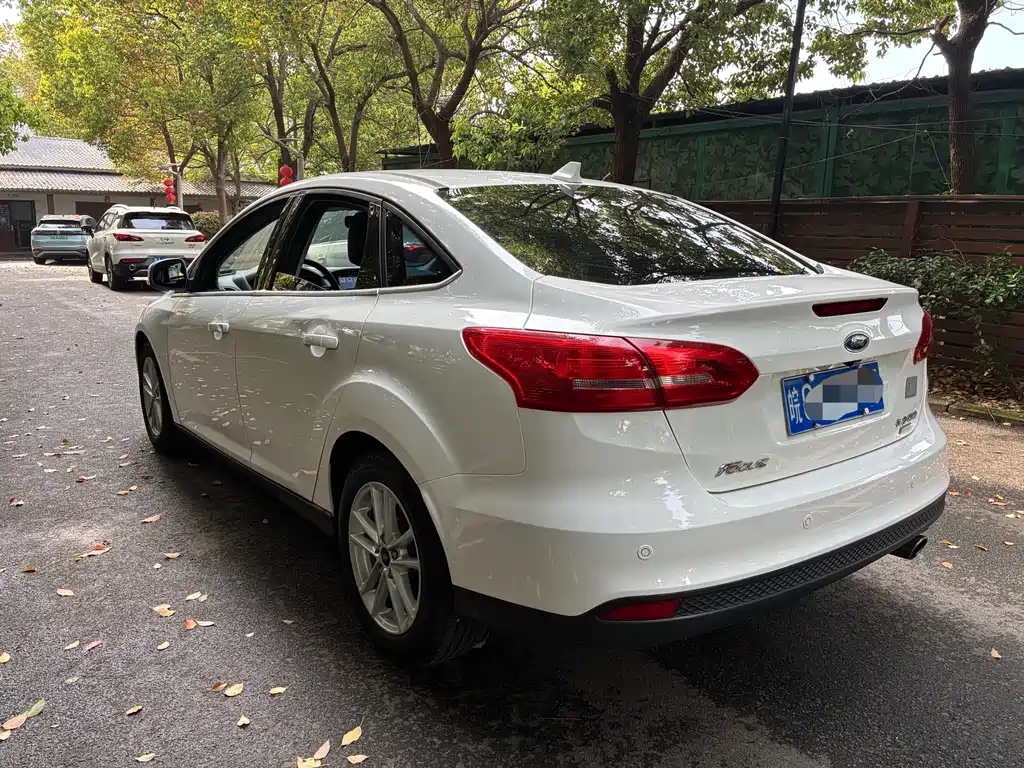 Ford Focus 2018 — фото 3