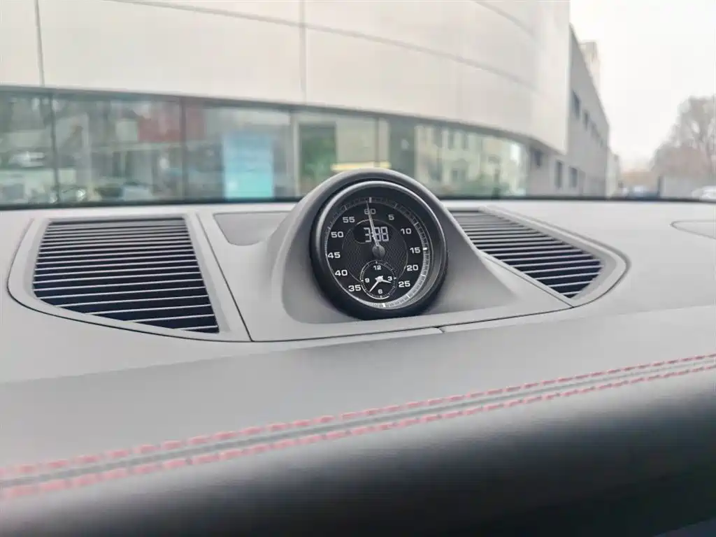 Porsche Macan 2022 — фото 10