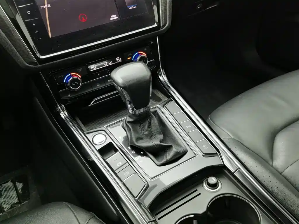 Volkswagen Phideon 2018 — фото 13