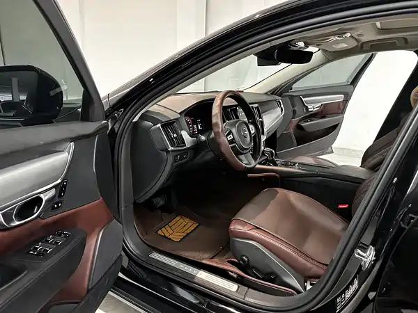 Volvo S90 2018