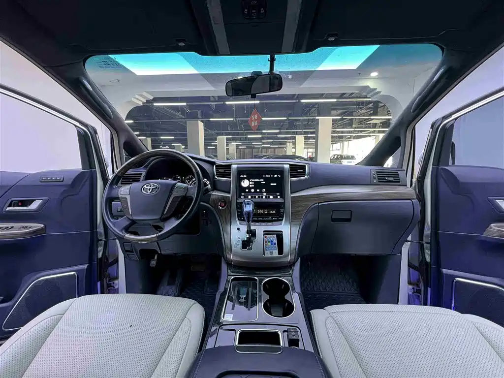 Toyota Alphard 2011 — фото 16