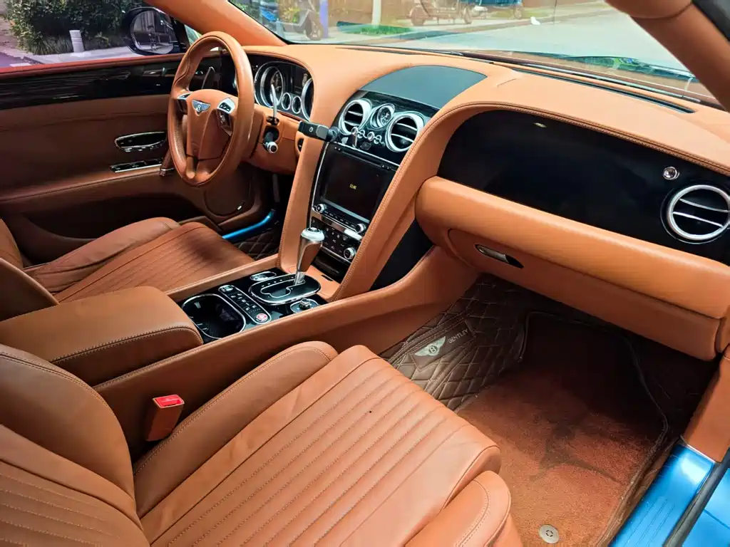 Bentley Flying Spur 2017 — фото 12