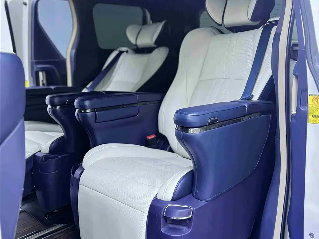 Toyota Alphard 2011 — фото 12