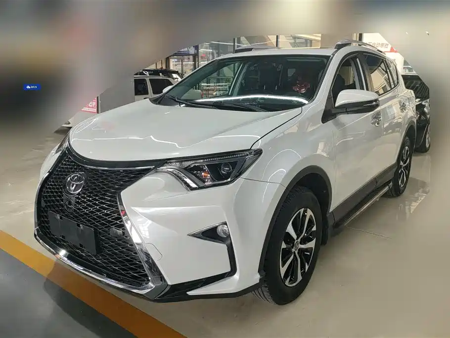 Toyota RAV4 2019 — фото 1