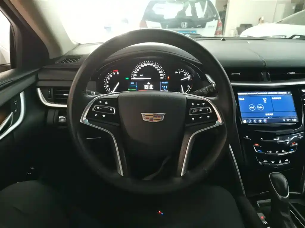 Cadillac XTS 2019 — фото 11